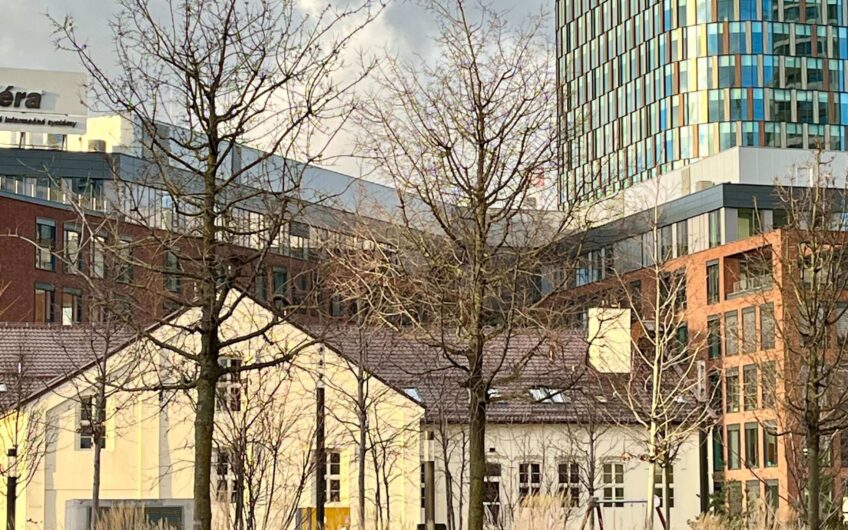 Na prenájom 3-izbový byt v komplexe SKY PARK + 2 x parking