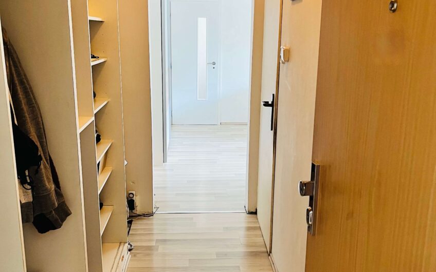 ￼Exkluzívne na predaj slnečný 2-izb. byt s loggiou a balkónom