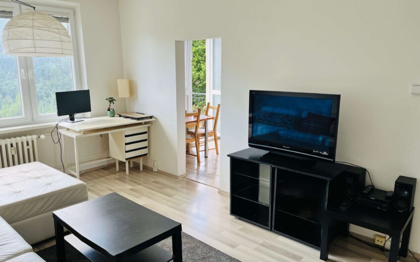 ￼Exkluzívne na predaj slnečný 2-izb. byt s loggiou a balkónom