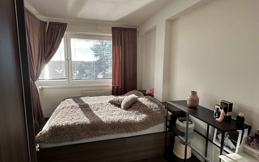 Na predaj luxusný 3-izbový byt s priestranným balkónom a parkovacím státím