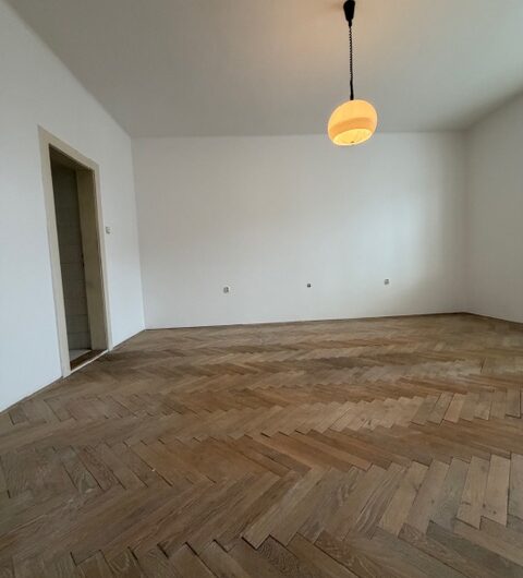 Predaj zaujímavého bytu s loggiou priamo oproti Kuchajdy a nákupného centra VIVO