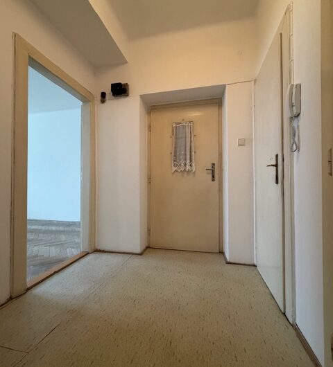 Predaj zaujímavého bytu s loggiou priamo oproti Kuchajdy a nákupného centra VIVO